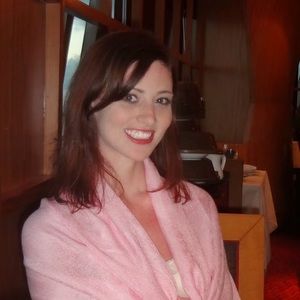 Meet your Posher, Elyssa